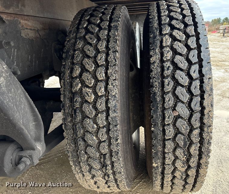 image for item FK1032 2014 Freightliner Business Class M2 flatbed truck