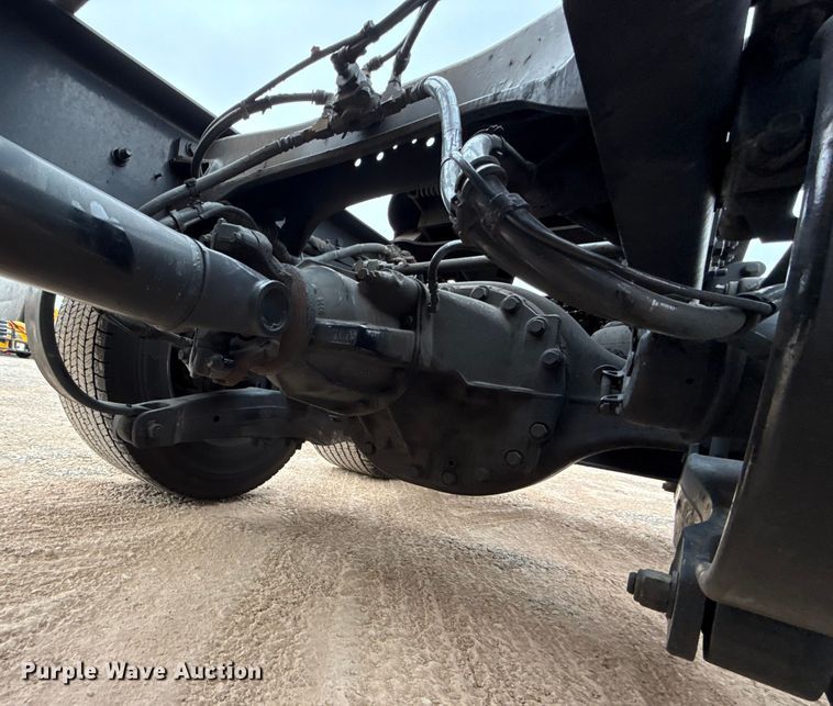 image for item HI9380 2022 Kenworth T680 semi truck