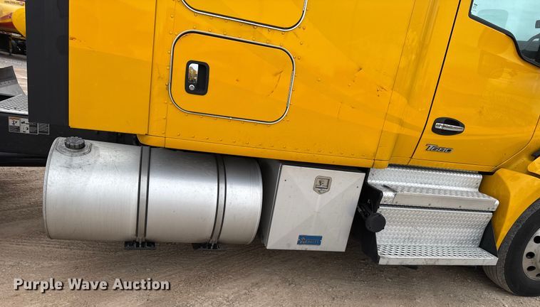 image for item HI9380 2022 Kenworth T680 semi truck