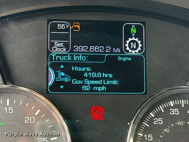 image for item HI9380 2022 Kenworth T680 semi truck