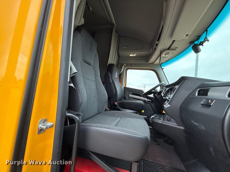 image for item HI9380 2022 Kenworth T680 semi truck