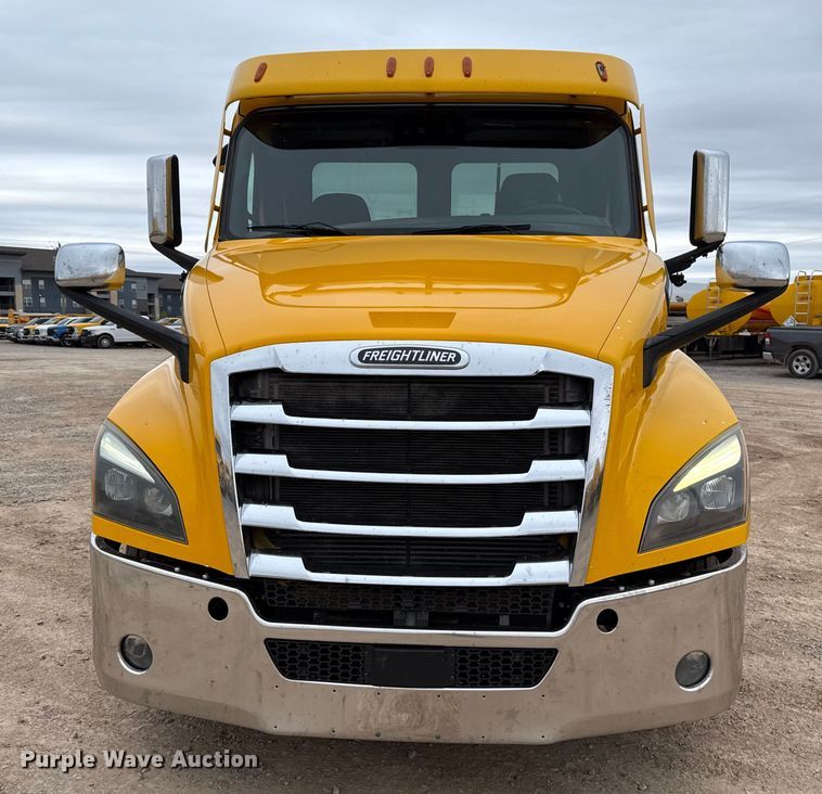 CAMIóN 2022 FREIGHTLINER