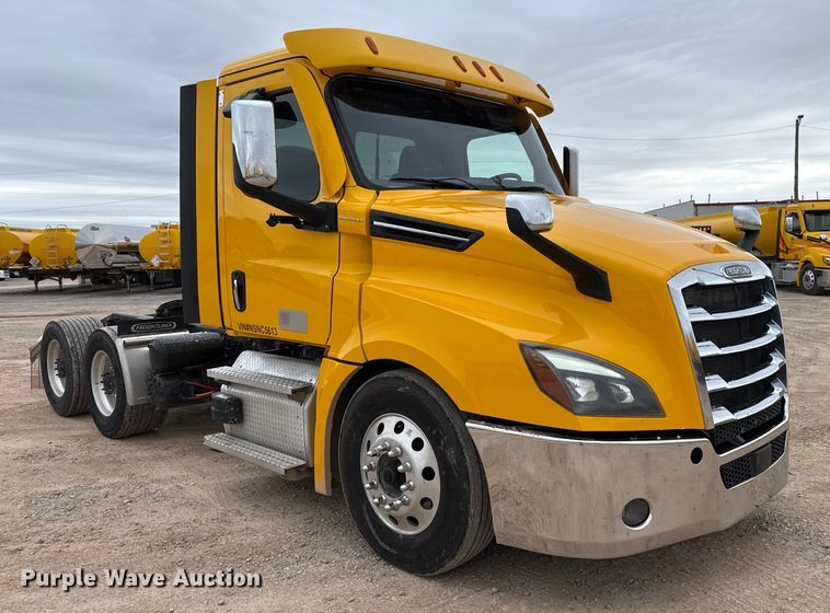 CAMIóN 2022 FREIGHTLINER
