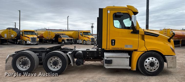 CAMIóN 2022 FREIGHTLINER