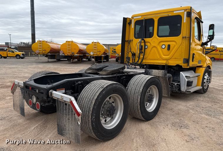 CAMIóN 2022 FREIGHTLINER