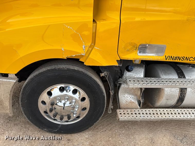 image for item HI9382 2022 Freightliner Cascadia 126 semi truck