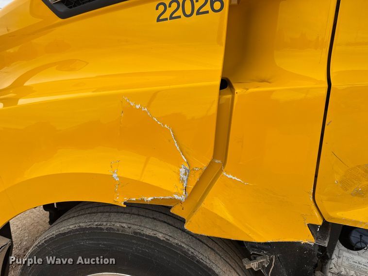 image for item HI9382 2022 Freightliner Cascadia 126 semi truck