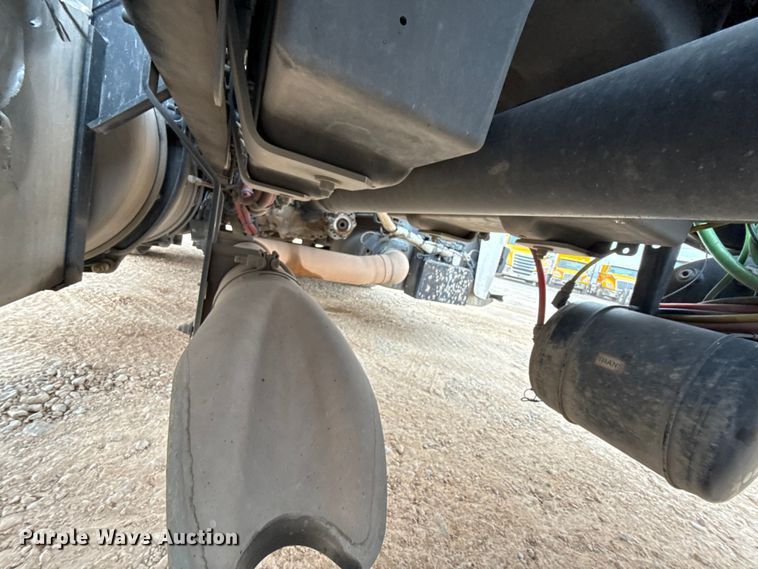 image for item HI9382 2022 Freightliner Cascadia 126 semi truck