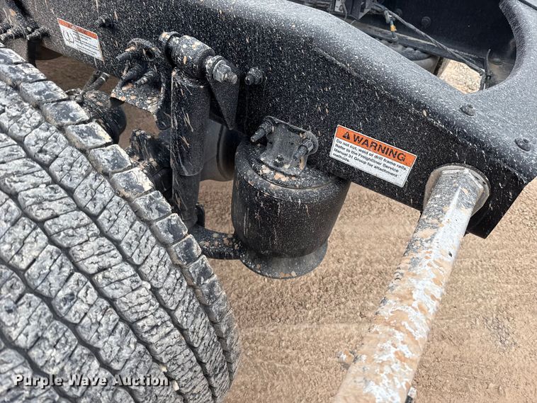 image for item HI9382 2022 Freightliner Cascadia 126 semi truck