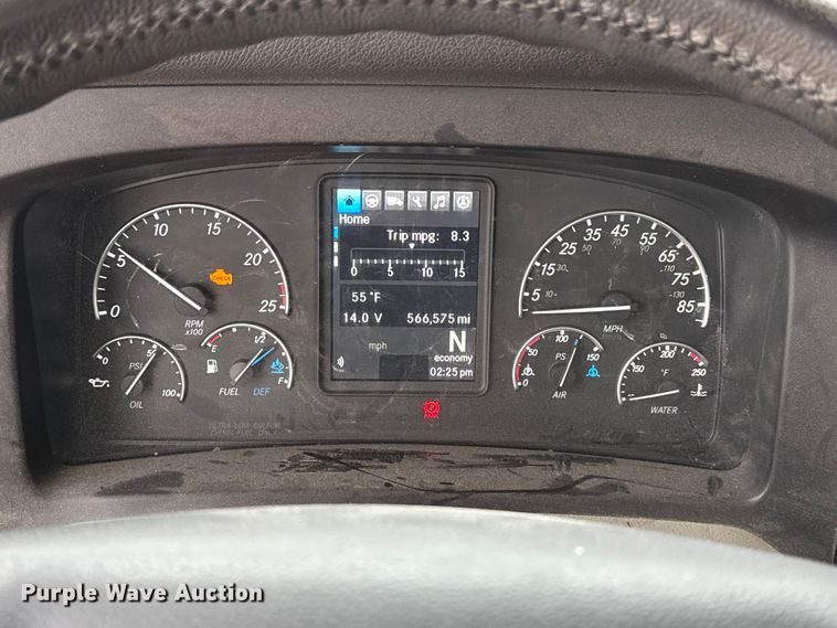 image for item HI9382 2022 Freightliner Cascadia 126 semi truck