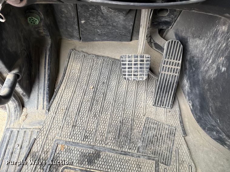 image for item HI9382 2022 Freightliner Cascadia 126 semi truck