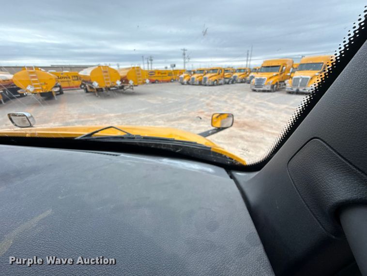 image for item HI9382 2022 Freightliner Cascadia 126 semi truck