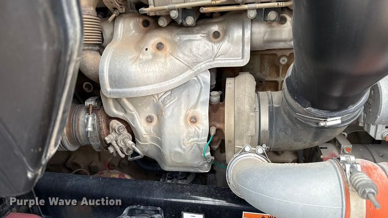 image for item HI9382 2022 Freightliner Cascadia 126 semi truck