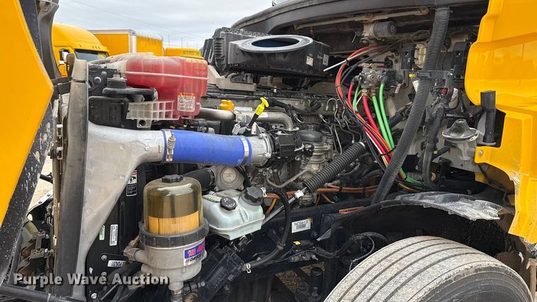 image for item HI9382 2022 Freightliner Cascadia 126 semi truck