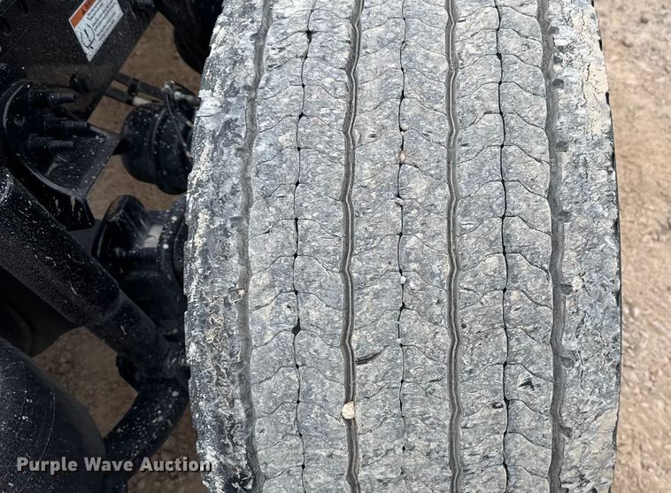 image for item HI9382 2022 Freightliner Cascadia 126 semi truck