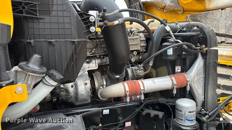 image for item HI9383 2021 Freightliner Cascadia 126 semi truck