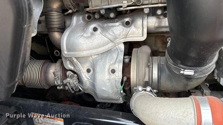 image for item HI9383 2021 Freightliner Cascadia 126 semi truck