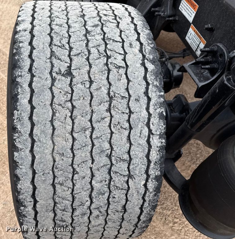 image for item HI9383 2021 Freightliner Cascadia 126 semi truck