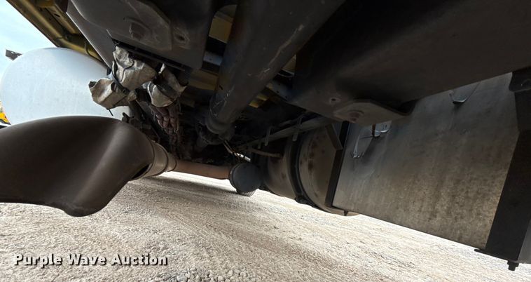 image for item HI9384 2021 Freightliner Cascadia 126 semi truck