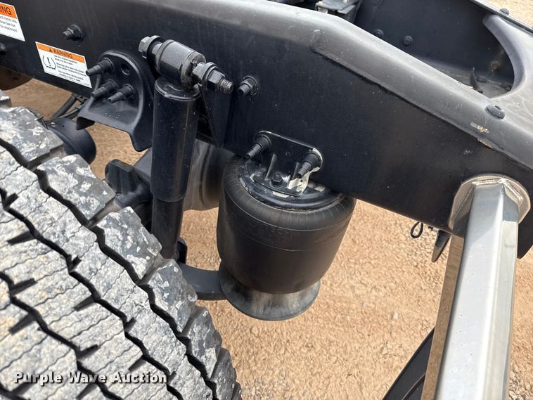 image for item HI9384 2021 Freightliner Cascadia 126 semi truck