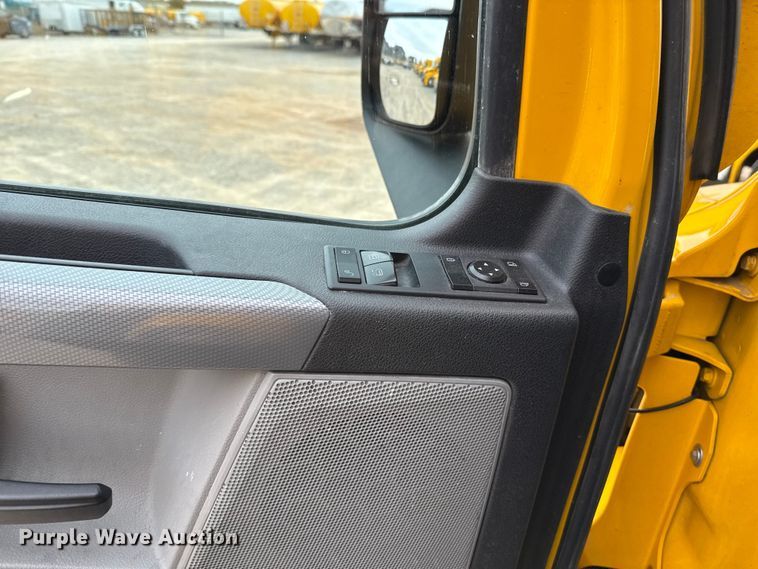 image for item HI9384 2021 Freightliner Cascadia 126 semi truck