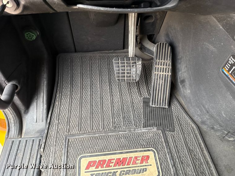 image for item HI9384 2021 Freightliner Cascadia 126 semi truck