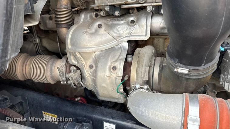 image for item HI9384 2021 Freightliner Cascadia 126 semi truck