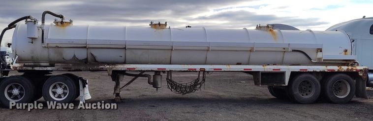 image for item IH9365 2011 ComCamp 130 tank trailer