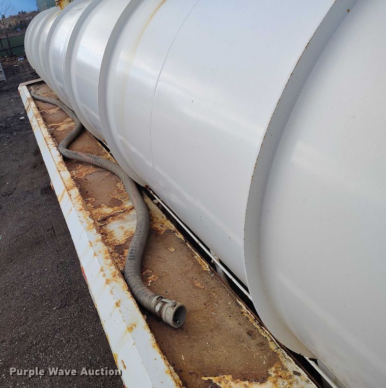 image for item IH9365 2011 ComCamp 130 tank trailer