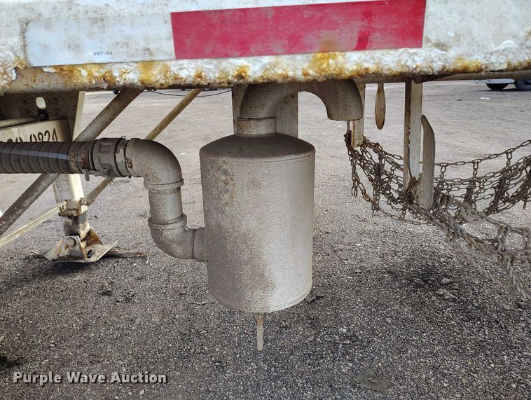 image for item IH9365 2011 ComCamp 130 tank trailer