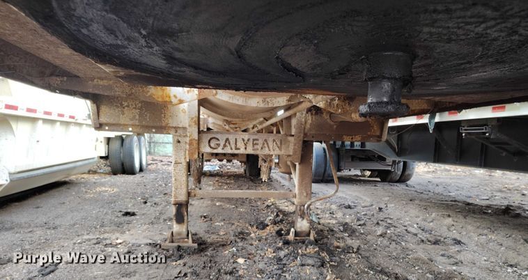 image for item IH9365 2011 ComCamp 130 tank trailer