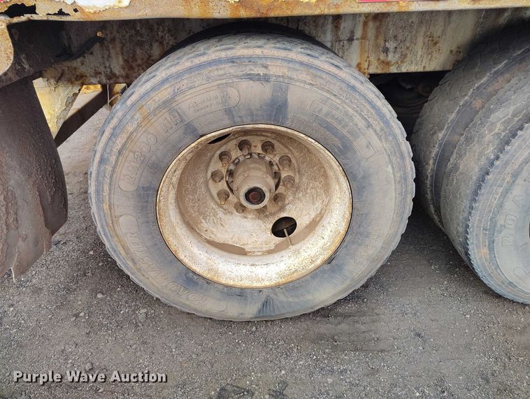 image for item IH9365 2011 ComCamp 130 tank trailer