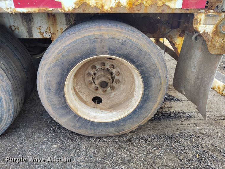 image for item IH9365 2011 ComCamp 130 tank trailer