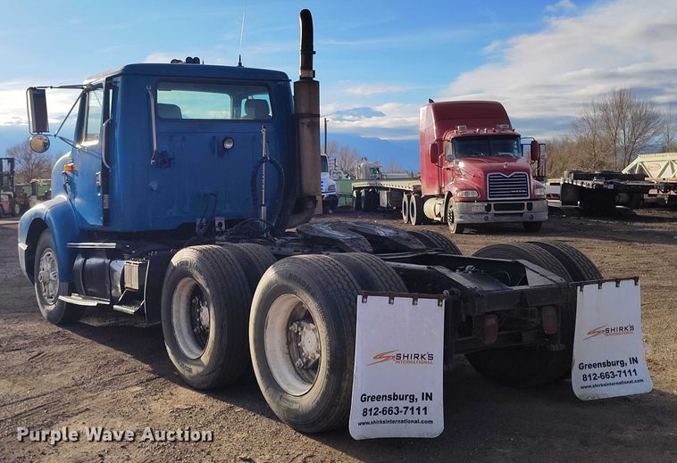 image for item IH9367 1996 International 8200 semi truck