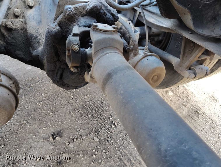 image for item IH9367 1996 International 8200 semi truck