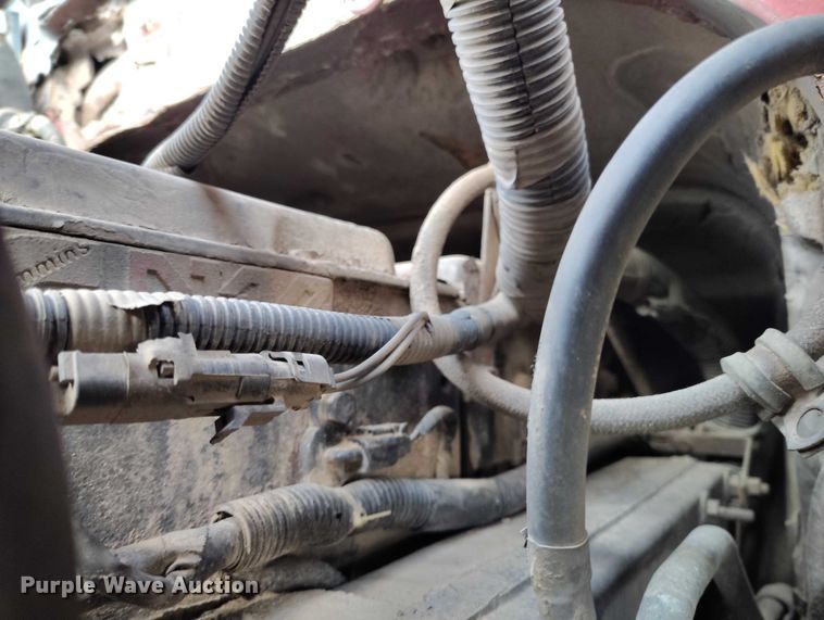 image for item IH9367 1996 International 8200 semi truck