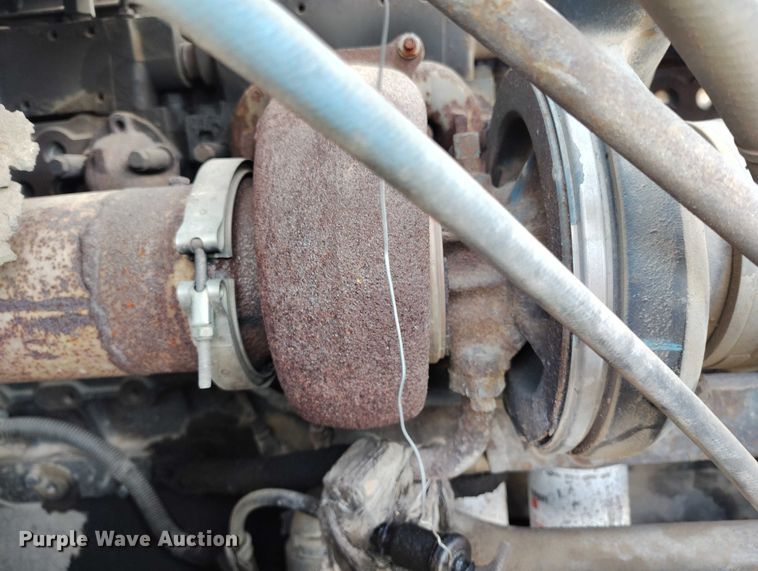 image for item IH9367 1996 International 8200 semi truck