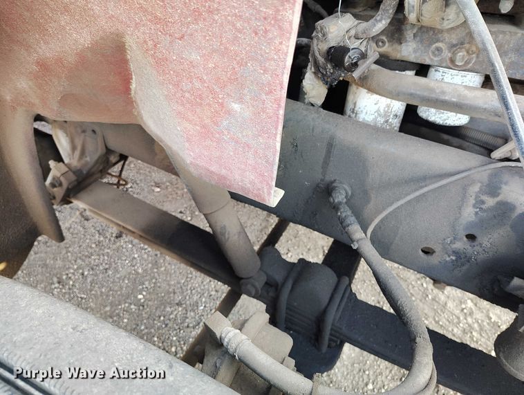 image for item IH9367 1996 International 8200 semi truck