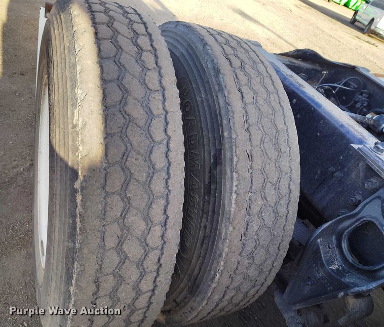 image for item IH9367 1996 International 8200 semi truck