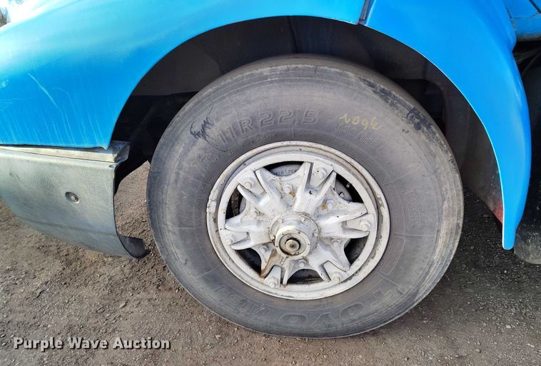 image for item IH9367 1996 International 8200 semi truck