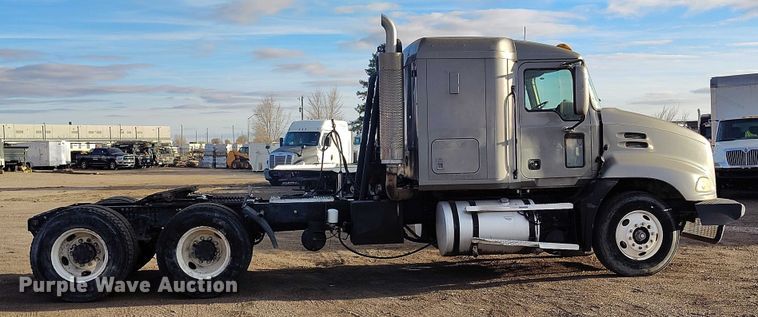 CAMIóN CAMAROTE 2005 MACK