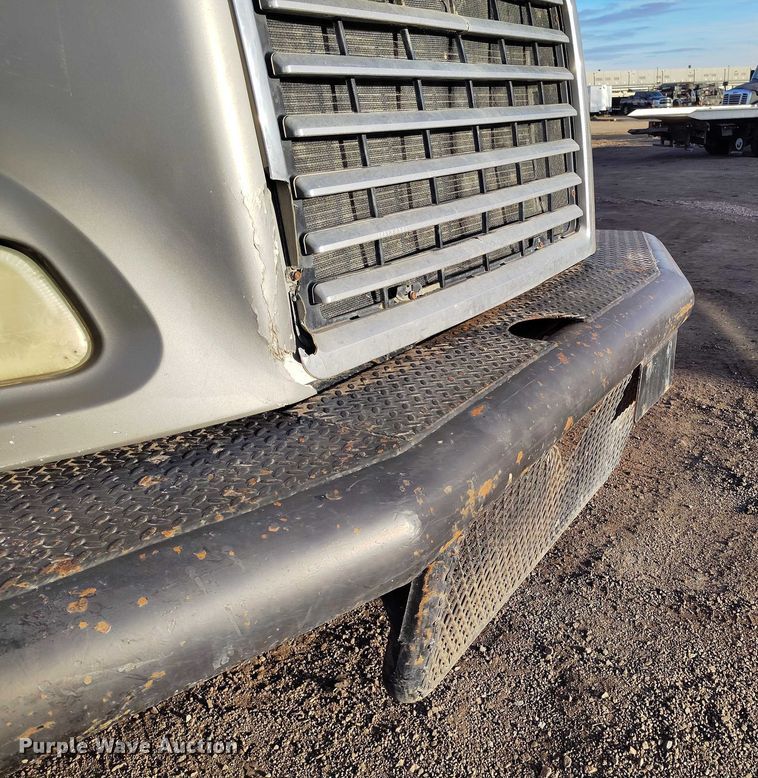 image for item IH9368 2005 Mack CXN 613 semi truck