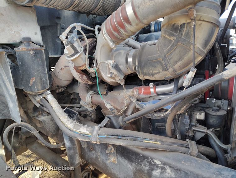 image for item IH9368 2005 Mack CXN 613 semi truck