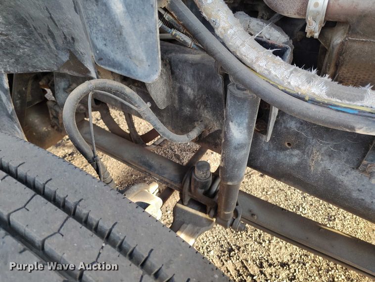 image for item IH9368 2005 Mack CXN 613 semi truck