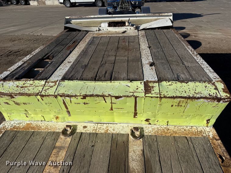 image for item NA9893 1997 Trail King SA Series drop tilt deck equipment trailer