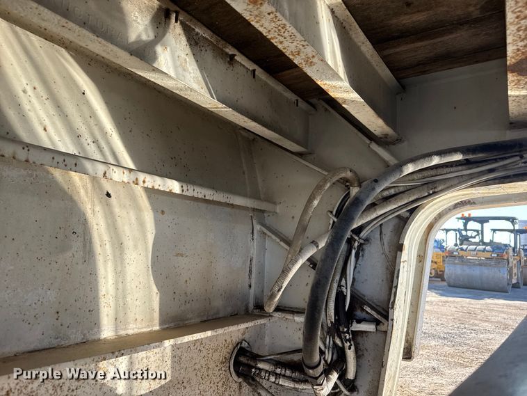 image for item NA9893 1997 Trail King SA Series drop tilt deck equipment trailer