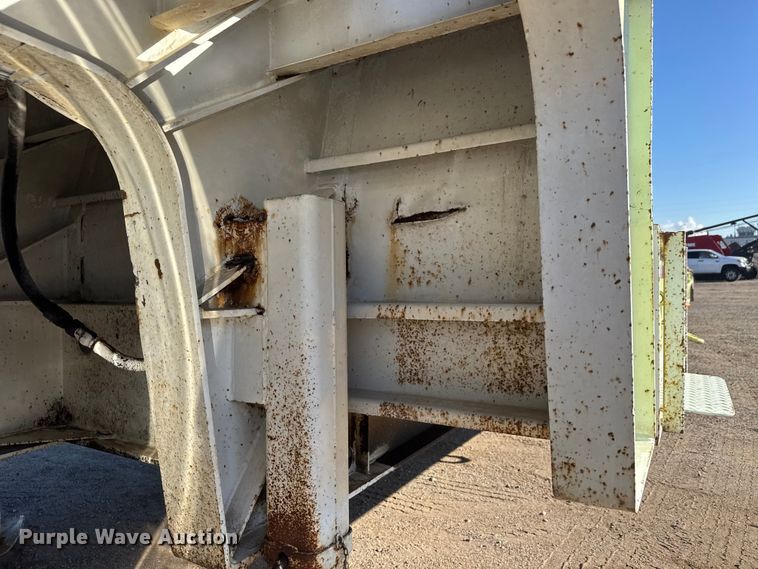 image for item NA9893 1997 Trail King SA Series drop tilt deck equipment trailer