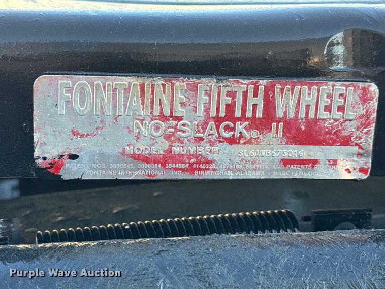 image for item NA9903 2004 Peterbilt 387 semi truck