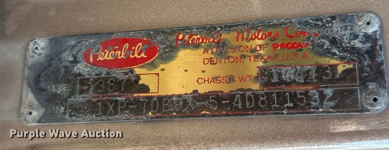 image for item NA9903 2004 Peterbilt 387 semi truck