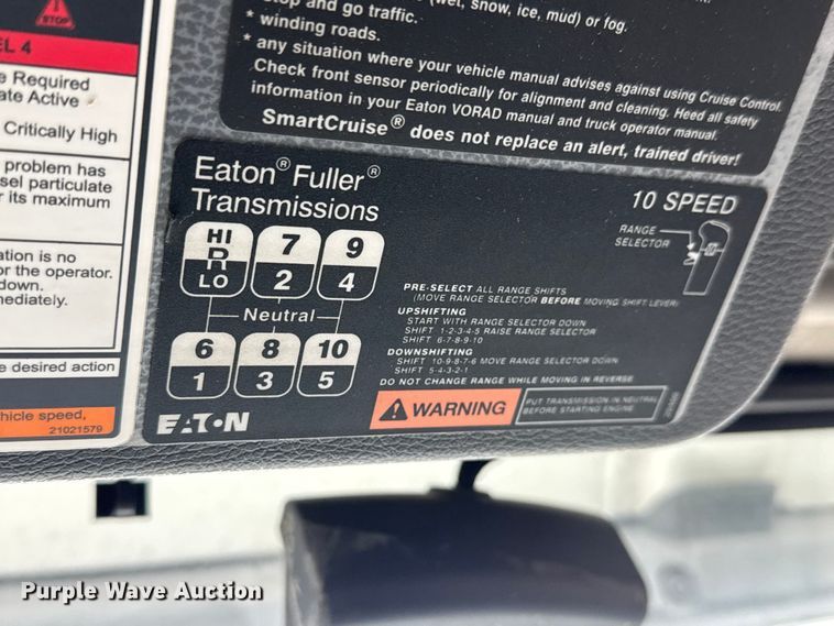 image for item NA9955 2010 Volvo VNL semi truck